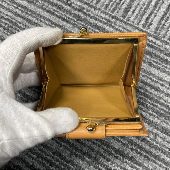 Vintage Celine compact wallet - Picture 9 of 13